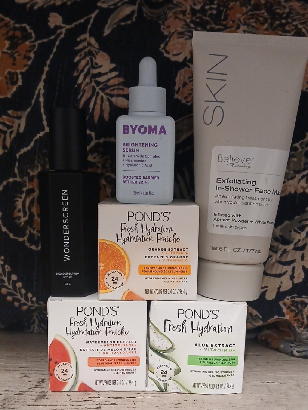 POND'S Fresh Hydration Orange Extract Moisturizer - 94 g (White/Orange)